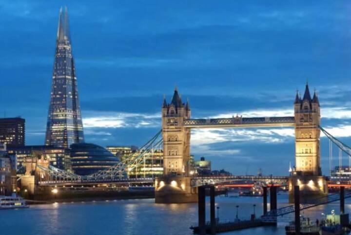 Gazde/Camere de închiriat Aplacetostay Apartment, Zone 1 Bon Londra